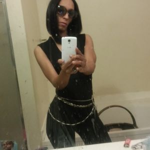 Meet your Posher, April